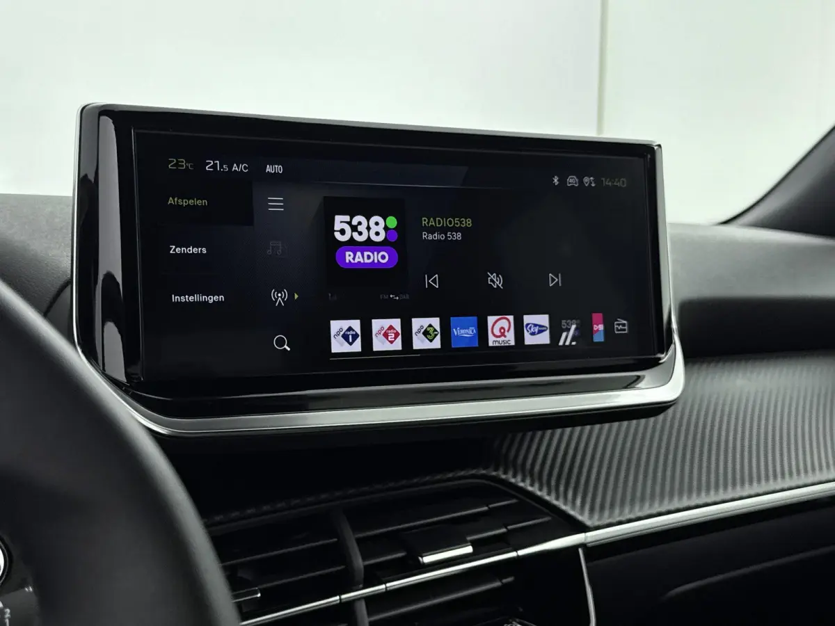 1.2 Hybrid 145 Allure | Keyless | Navigatie | Lichtmetalen velgen | Android Auto/Apple CarPlay |