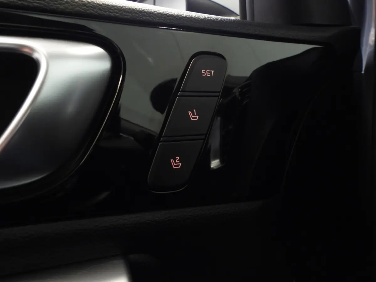 1.6 GDI PHEV Plug-In DynamicPlusLine NAVI/CAMERA/EL.KLEP/LED/16"LMV!