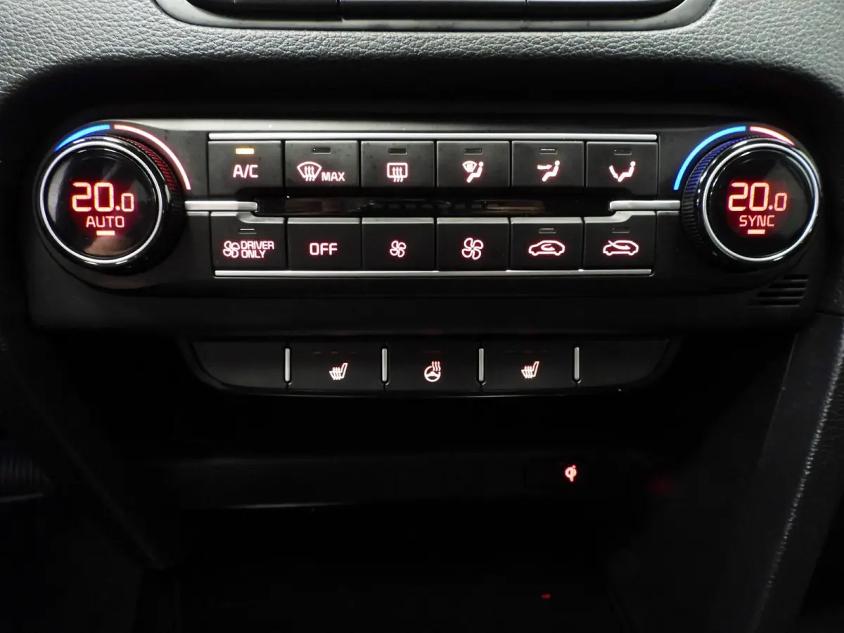 1.6 GDI PHEV Plug-In DynamicPlusLine NAVI/CAMERA/EL.KLEP/LED/16"LMV!