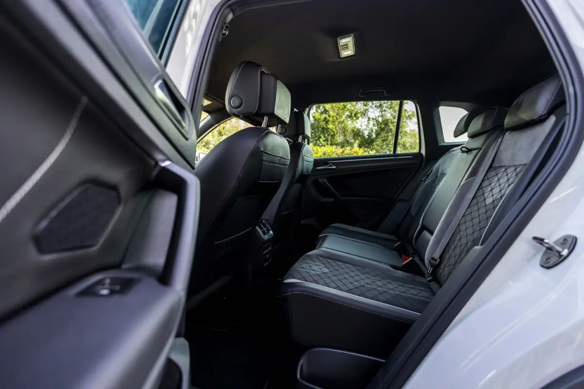 1.4 TSI eHybrid R-Line Business