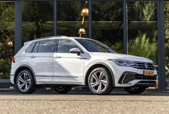 1.4 TSI eHybrid R-Line Business