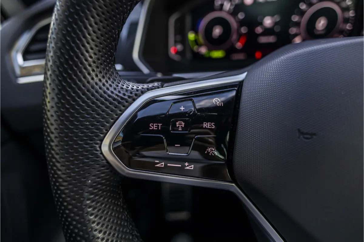 1.4 TSI eHybrid R-Line Business