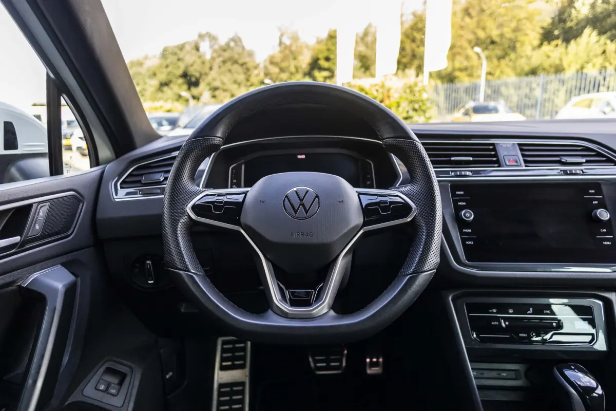 1.4 TSI eHybrid R-Line Business