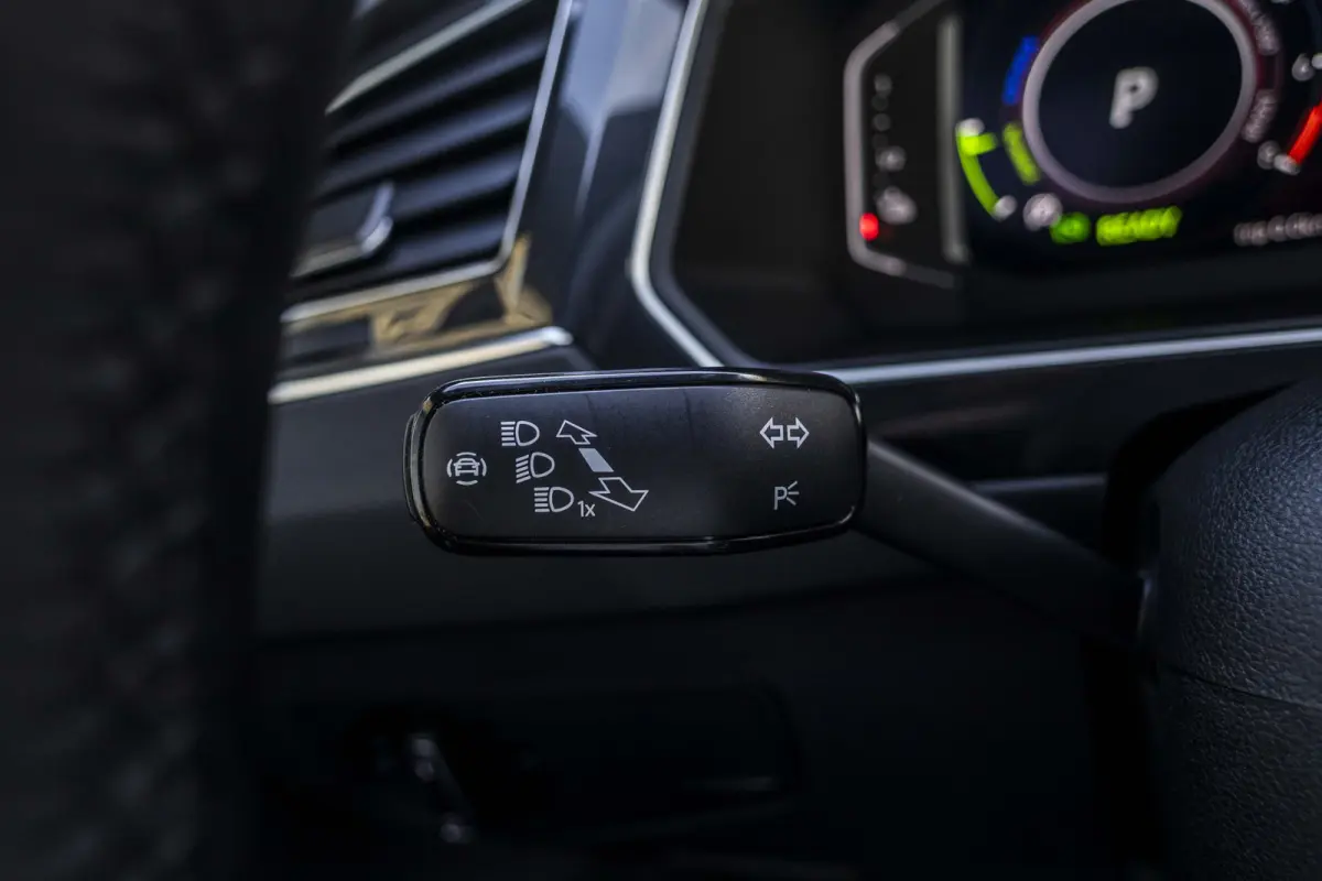 1.4 TSI eHybrid R-Line Business