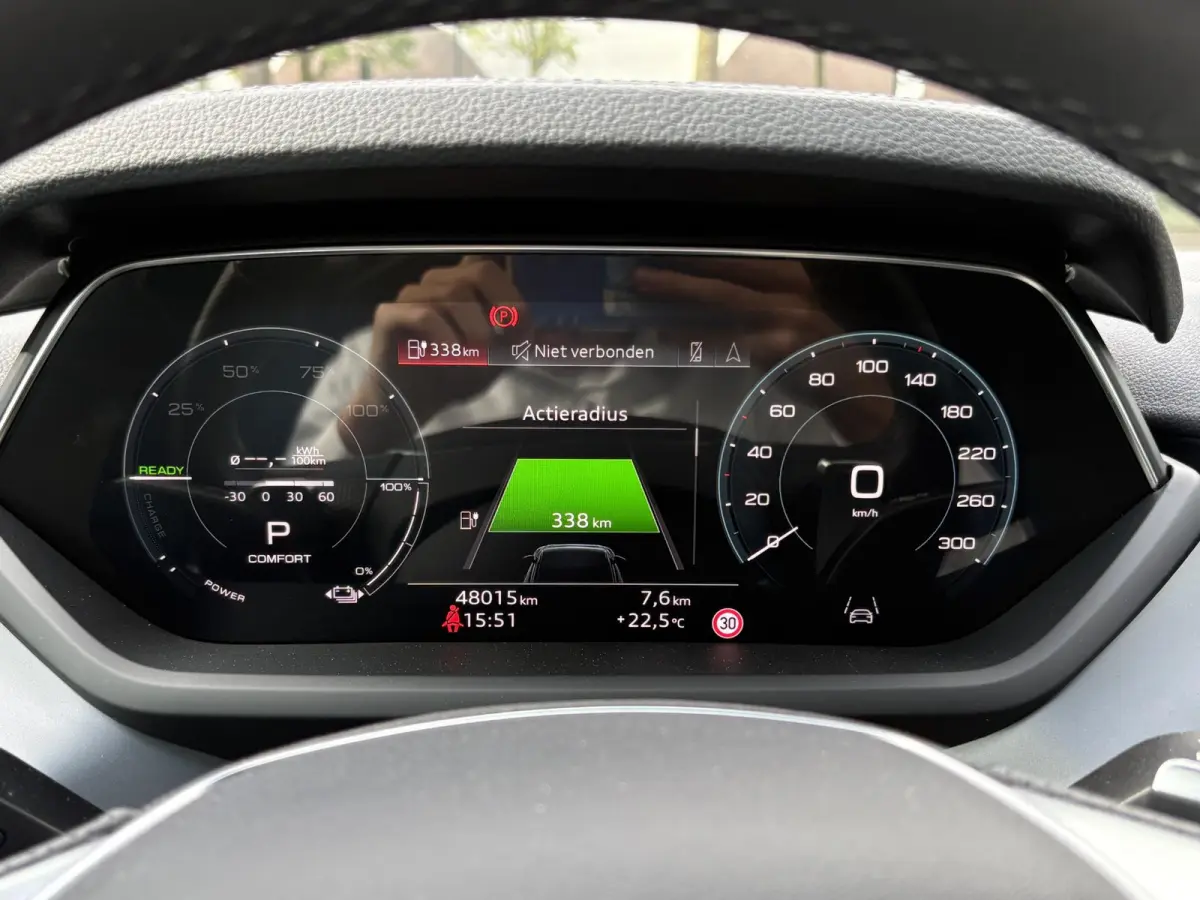e-tron GT VAN: 54.900,- VOOR 49.877,- UW HEFSTVOORDEEL: 5.023,- SOH 91% | 360˚ CAMERA | PANORAMADAK | ELEKTRISCHE ACHTERKLEP | ELECTRISCH VERSTELBARE STOELEN | STOELVERWARMING