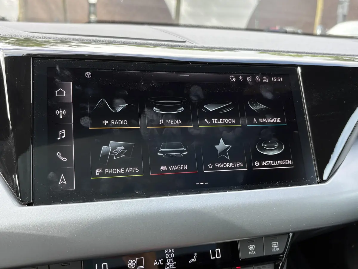 e-tron GT VAN: 54.900,- VOOR 49.877,- UW HEFSTVOORDEEL: 5.023,- SOH 91% | 360˚ CAMERA | PANORAMADAK | ELEKTRISCHE ACHTERKLEP | ELECTRISCH VERSTELBARE STOELEN | STOELVERWARMING