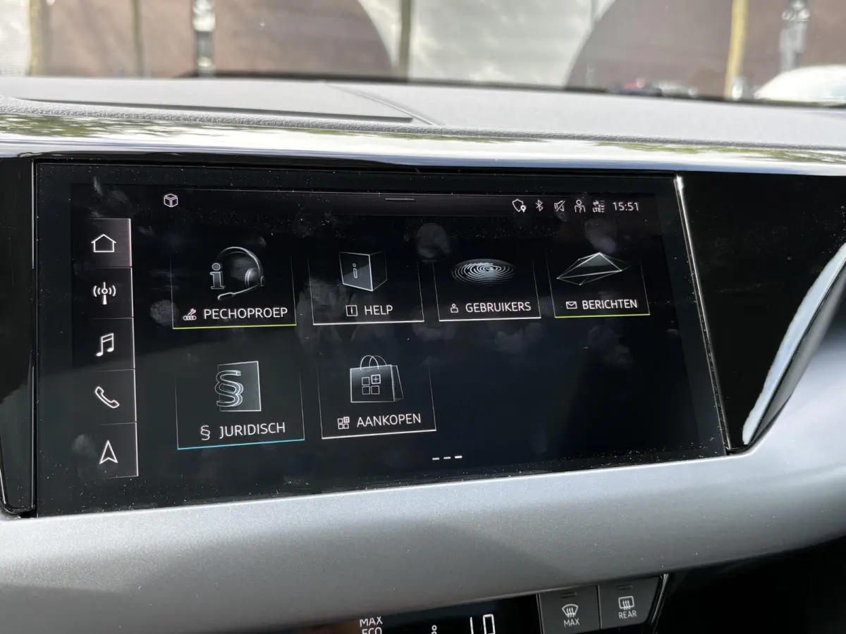 e-tron GT VAN: 54.900,- VOOR 49.877,- UW HEFSTVOORDEEL: 5.023,- SOH 91% | 360˚ CAMERA | PANORAMADAK | ELEKTRISCHE ACHTERKLEP | ELECTRISCH VERSTELBARE STOELEN | STOELVERWARMING