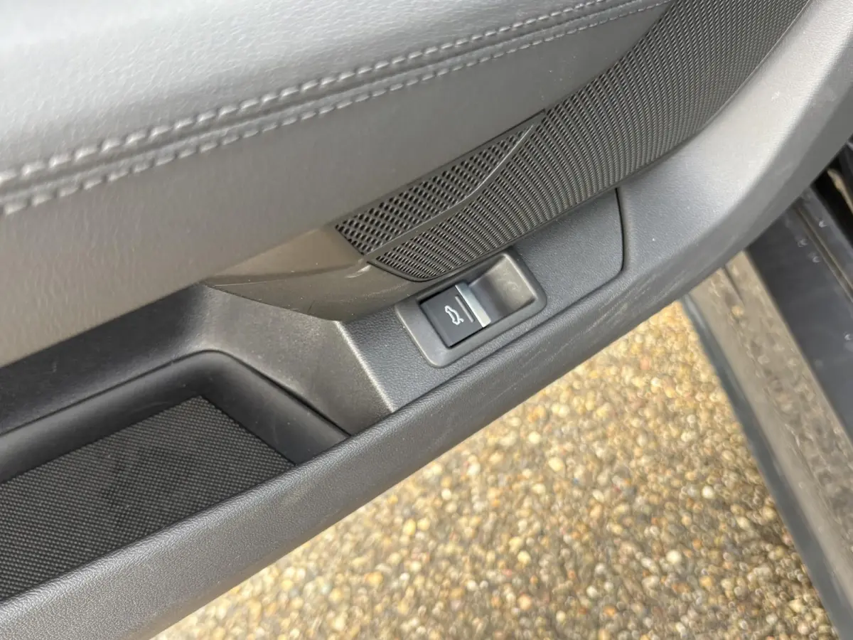 e-tron GT VAN: 54.900,- VOOR 49.877,- UW HEFSTVOORDEEL: 5.023,- SOH 91% | 360˚ CAMERA | PANORAMADAK | ELEKTRISCHE ACHTERKLEP | ELECTRISCH VERSTELBARE STOELEN | STOELVERWARMING