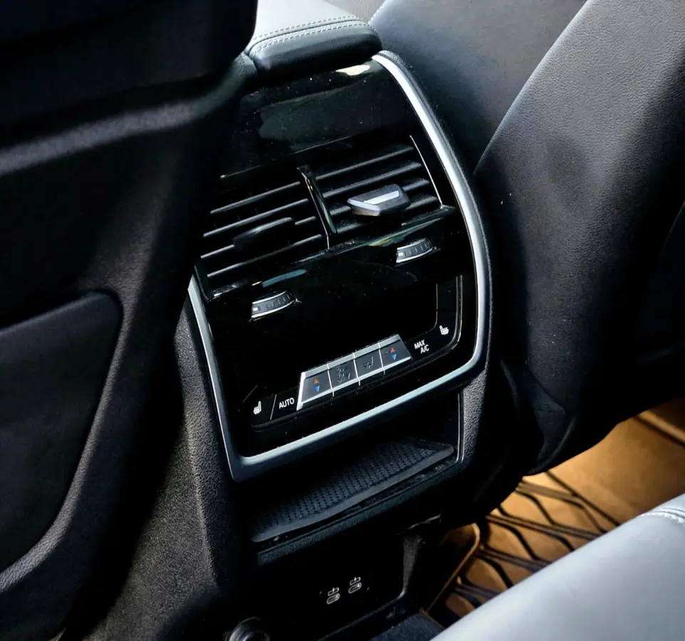 xDrive50e M Sport Pano Hud 360 Alcantara Hemel
