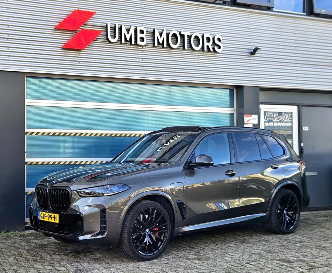 xDrive50e M Sport Pano Hud 360 Alcantara Hemel