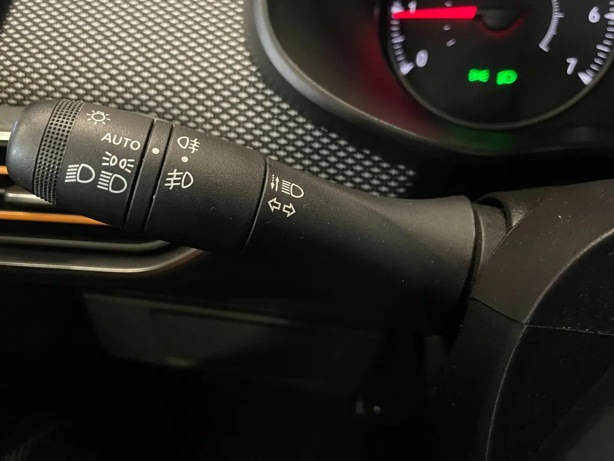1.0 TCe 91 PK||NAVIGATIE|CAMERA|CARPLAY|CLIMATE+CRUISE CTRL|STOELVERWARMING|BLUETOOTH|PDC V+A|ELEK. PAKKET|