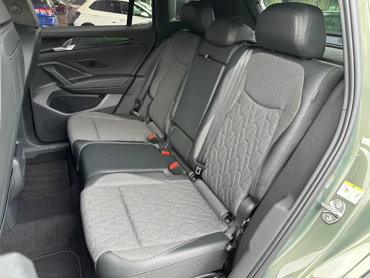 1.5 eHybrid 204pk Life | Trekhaak | 360 Camera | Navigatie | Carplay | Adaptieve Cruise | Rijklaar incl. verlengde garantie