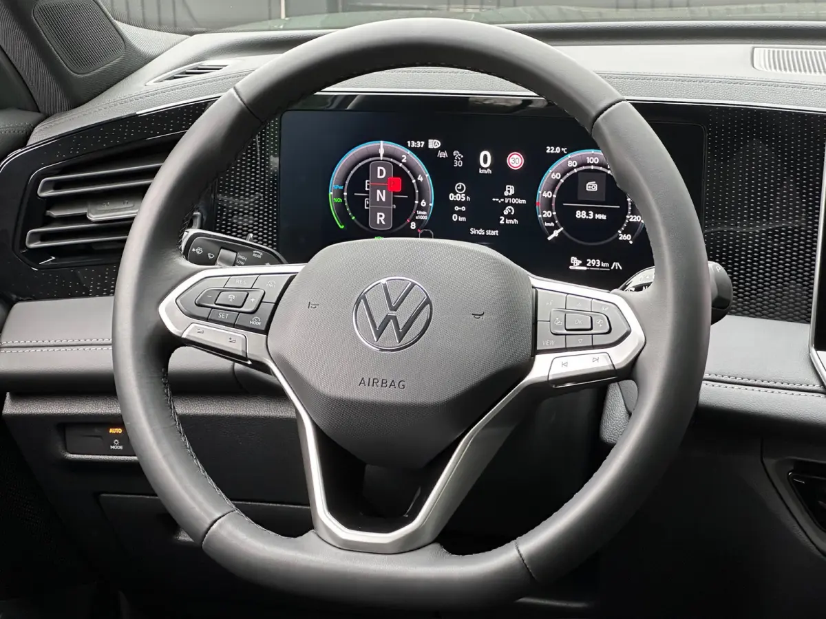 1.5 eHybrid 204pk Life | Trekhaak | 360 Camera | Navigatie | Carplay | Adaptieve Cruise | Rijklaar incl. verlengde garantie
