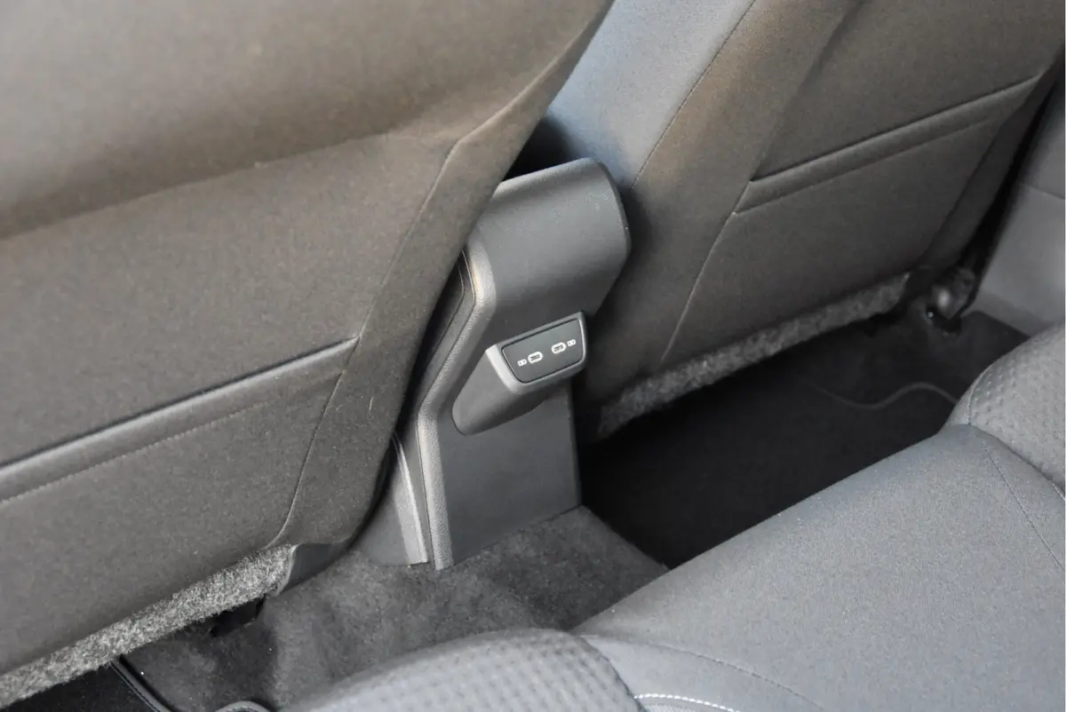 1.0 TSI 96 PK Nieuwstaat! NAP IQ-Drive navi carplay