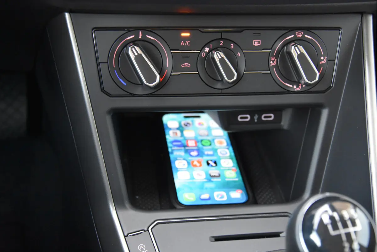 1.0 TSI 96 PK Nieuwstaat! NAP IQ-Drive navi carplay