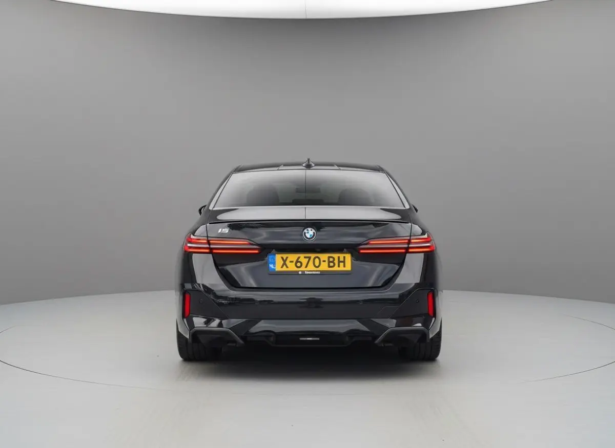 eDrive40 84kWh | M-Sport Pro | Panoramadak | Head-up | Harman/Kardon | NAP | Trekhaak | Leder
