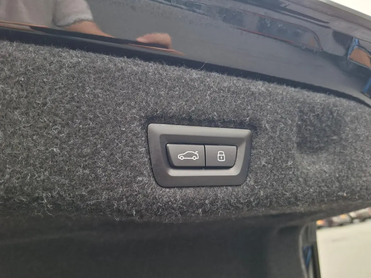 eDrive40 84kWh | M-Sport Pro | Panoramadak | Head-up | Harman/Kardon | NAP | Trekhaak | Leder