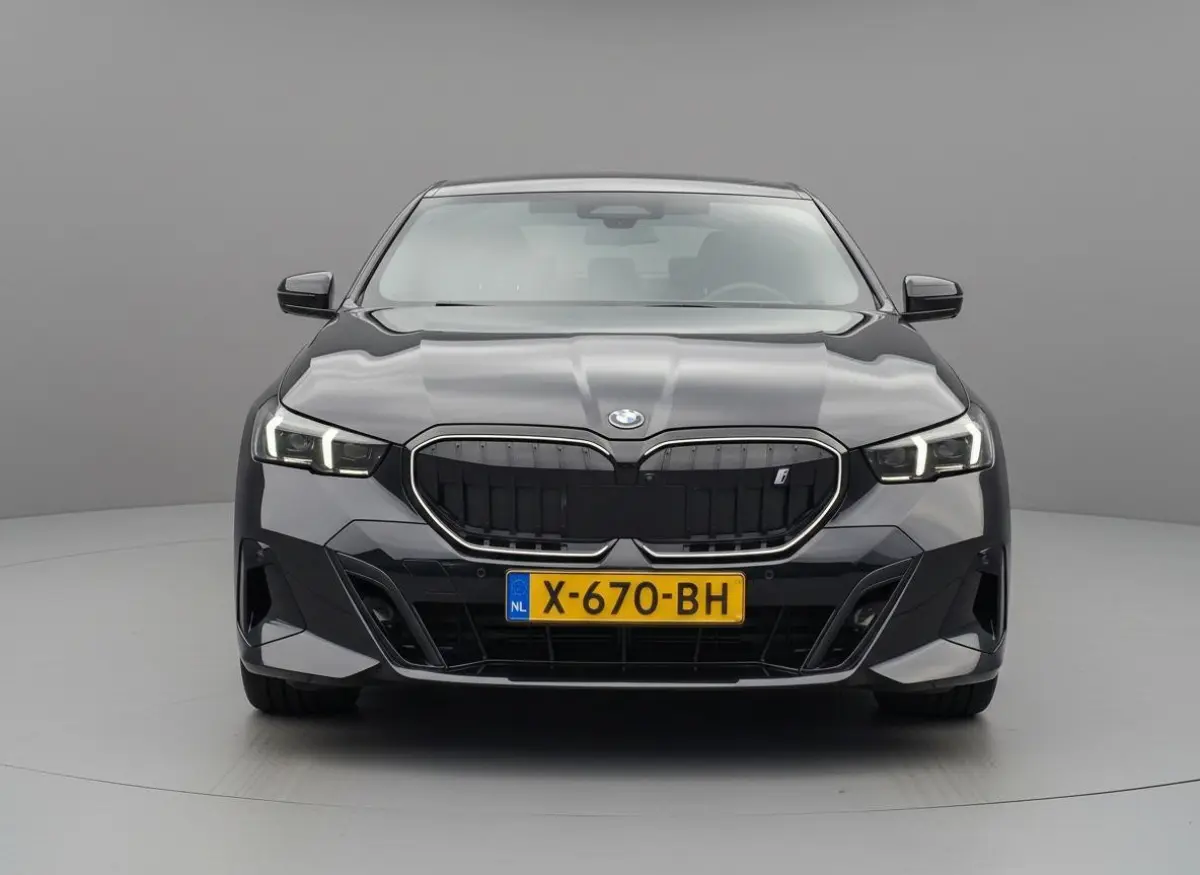 eDrive40 84kWh | M-Sport Pro | Panoramadak | Head-up | Harman/Kardon | NAP | Trekhaak | Leder
