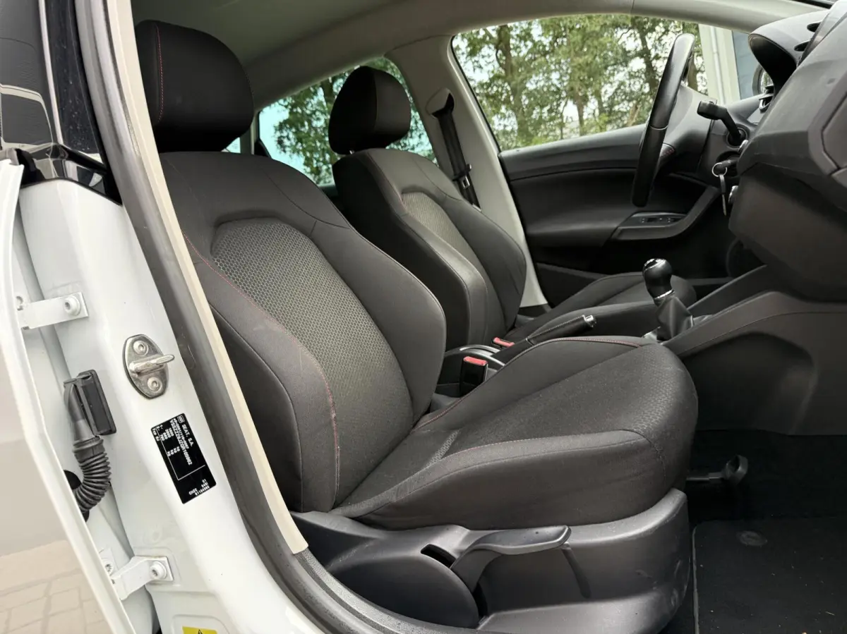 1.0 EcoTSI FR | CarPlay | LED | Navigatie | Climate | Cruise | Sensoren