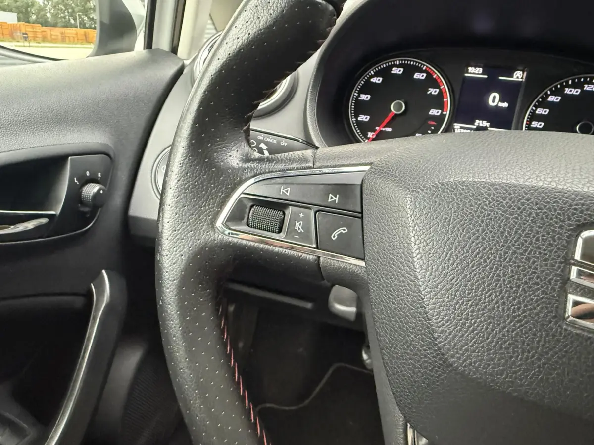 1.0 EcoTSI FR | CarPlay | LED | Navigatie | Climate | Cruise | Sensoren