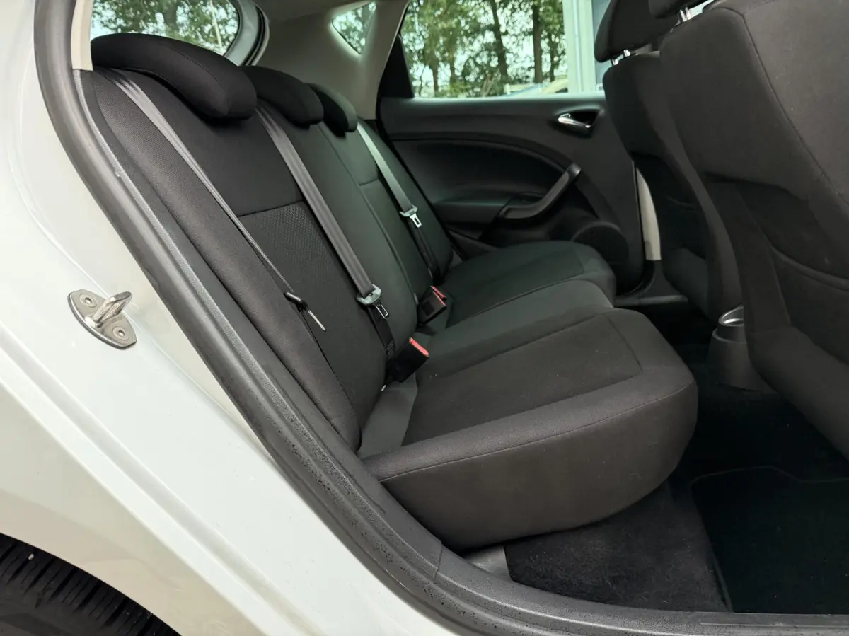 1.0 EcoTSI FR | CarPlay | LED | Navigatie | Climate | Cruise | Sensoren