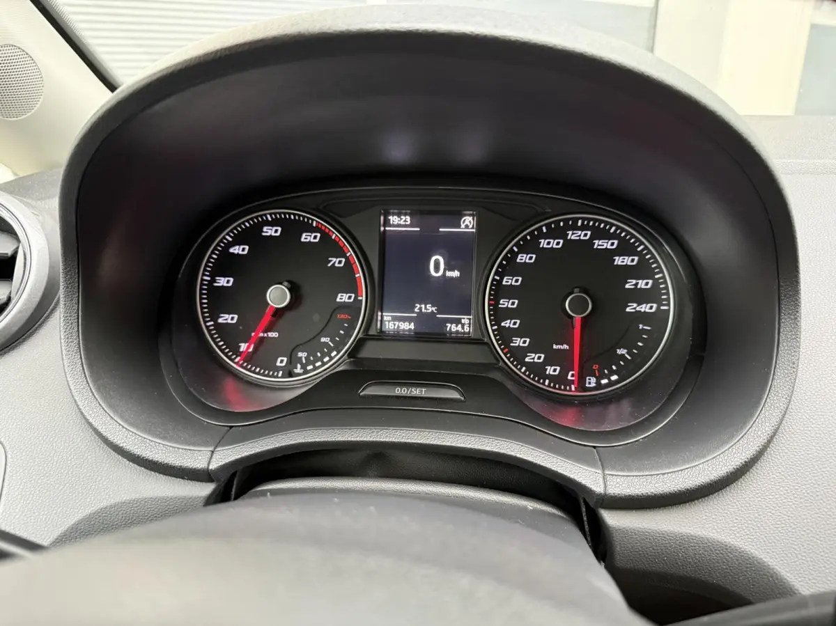 1.0 EcoTSI FR | CarPlay | LED | Navigatie | Climate | Cruise | Sensoren