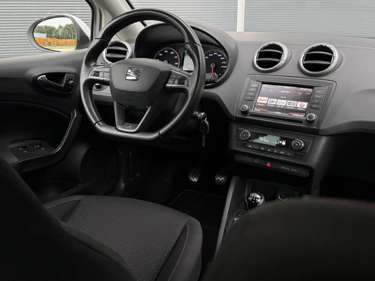 1.0 EcoTSI FR | CarPlay | LED | Navigatie | Climate | Cruise | Sensoren
