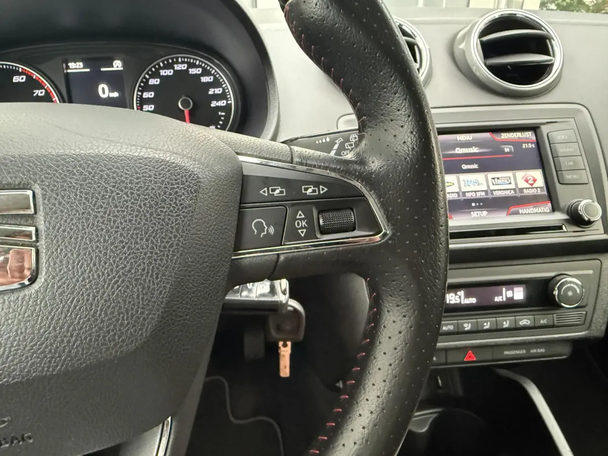 1.0 EcoTSI FR | CarPlay | LED | Navigatie | Climate | Cruise | Sensoren