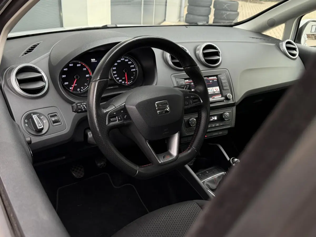 1.0 EcoTSI FR | CarPlay | LED | Navigatie | Climate | Cruise | Sensoren
