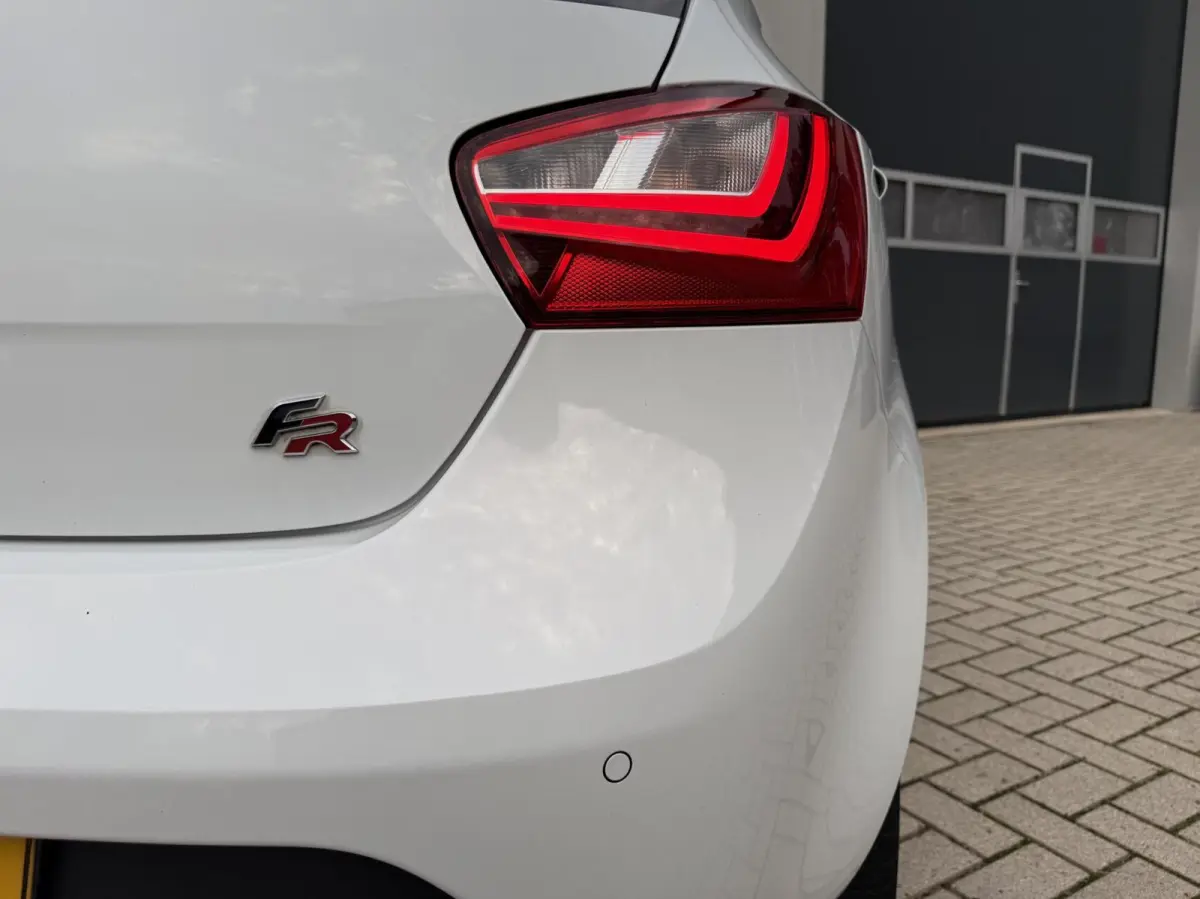 1.0 EcoTSI FR | CarPlay | LED | Navigatie | Climate | Cruise | Sensoren