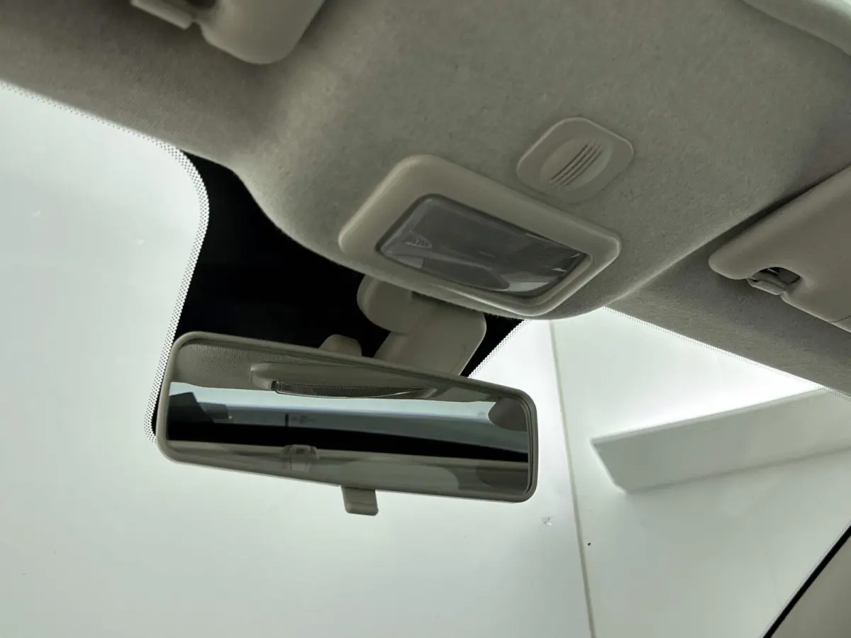 1.0 Hybrid Hey Google | PANO | Cruise Control | Apple Carplay/Android Auto | lichtmetalen velgen 15" |