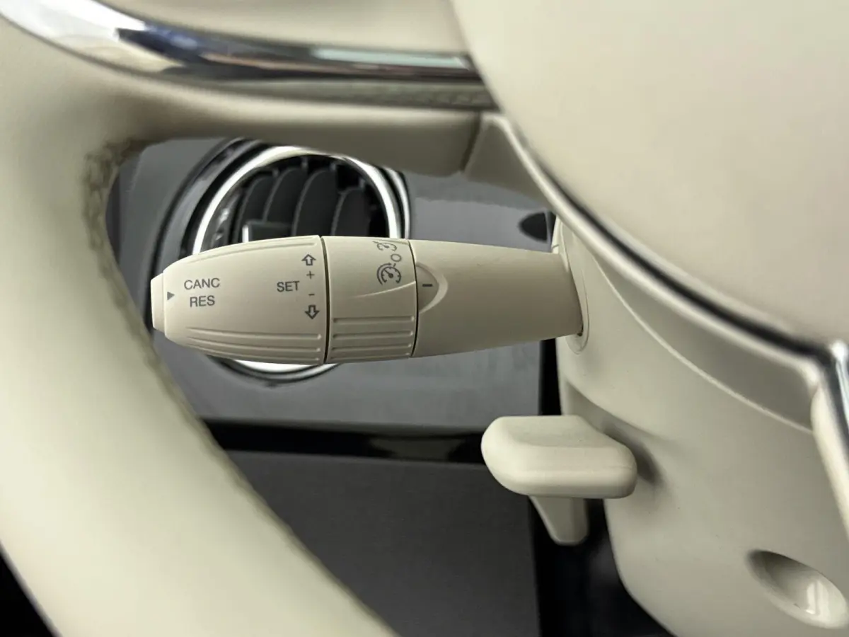 1.0 Hybrid Hey Google | PANO | Cruise Control | Apple Carplay/Android Auto | lichtmetalen velgen 15" |