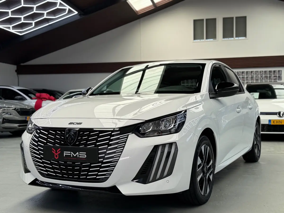 1.2 Hybrid 100 e-DCS6 Allure CarPlay Camera