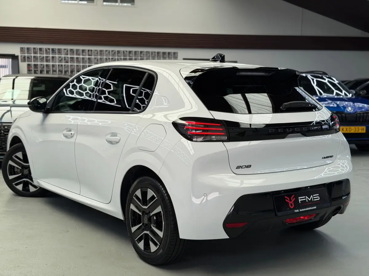 1.2 Hybrid 100 e-DCS6 Allure CarPlay Camera