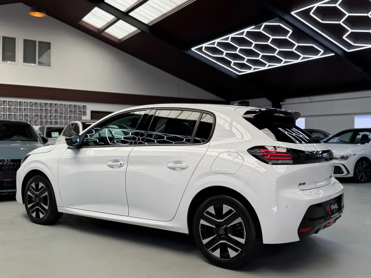 1.2 Hybrid 100 e-DCS6 Allure CarPlay Camera