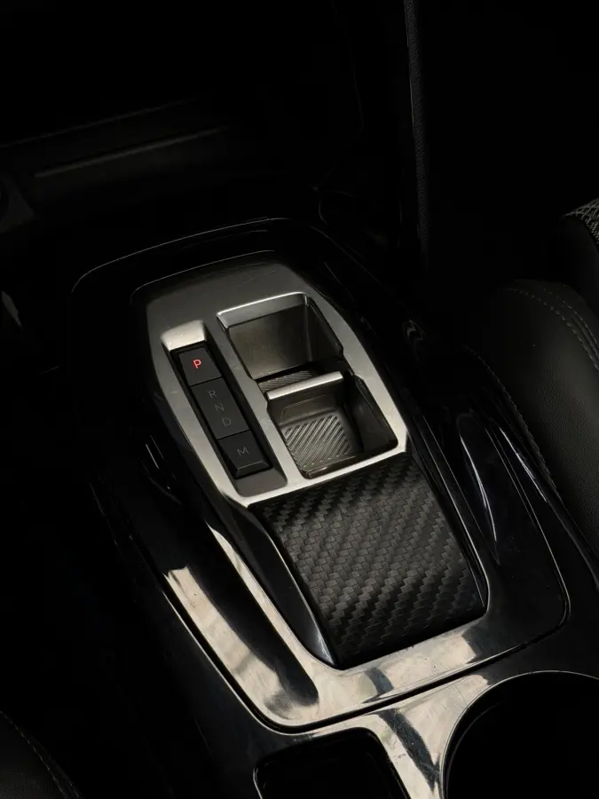 1.2 Hybrid 100 e-DCS6 Allure CarPlay Camera