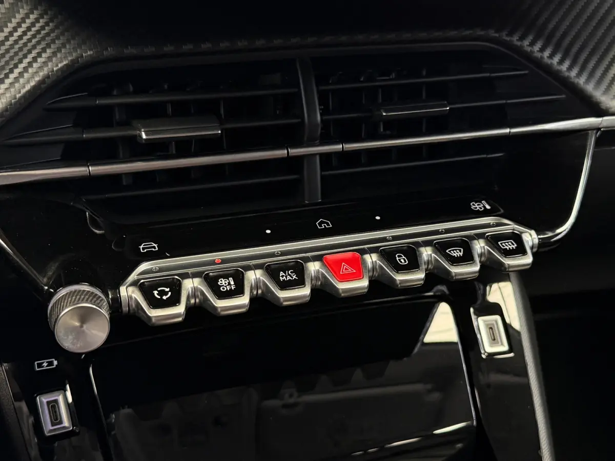 1.2 Hybrid 100 e-DCS6 Allure CarPlay Camera