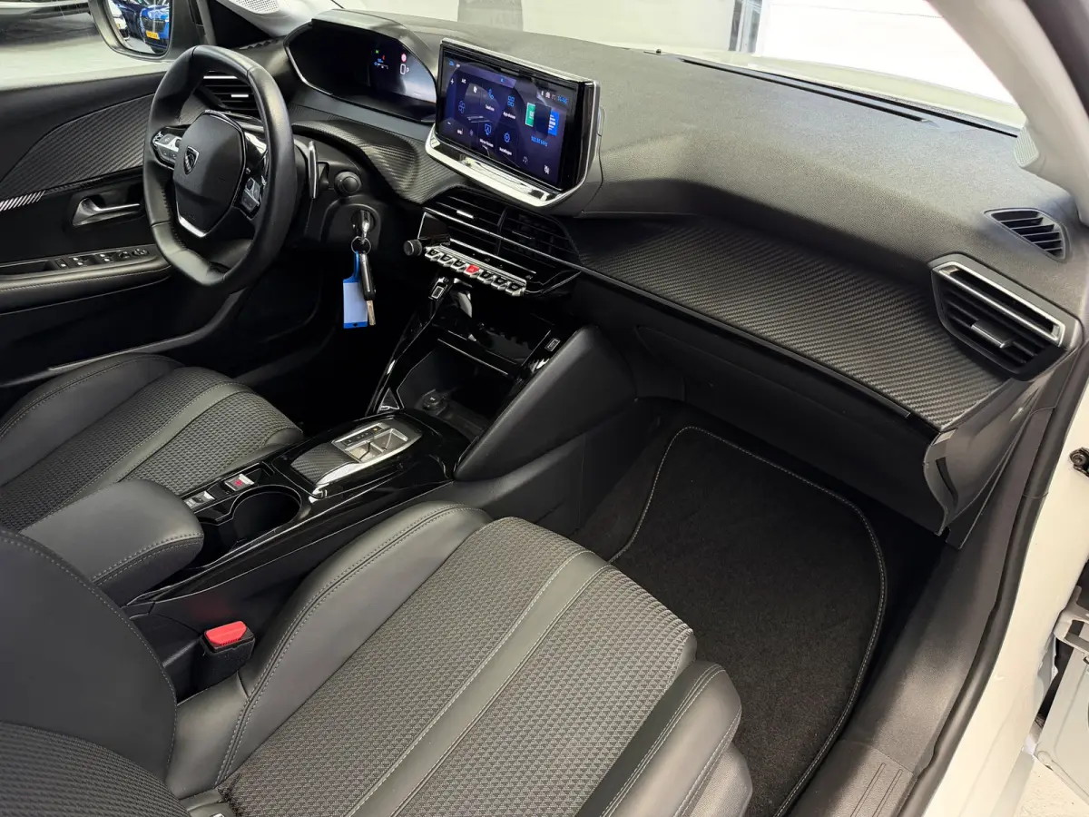 1.2 Hybrid 100 e-DCS6 Allure CarPlay Camera