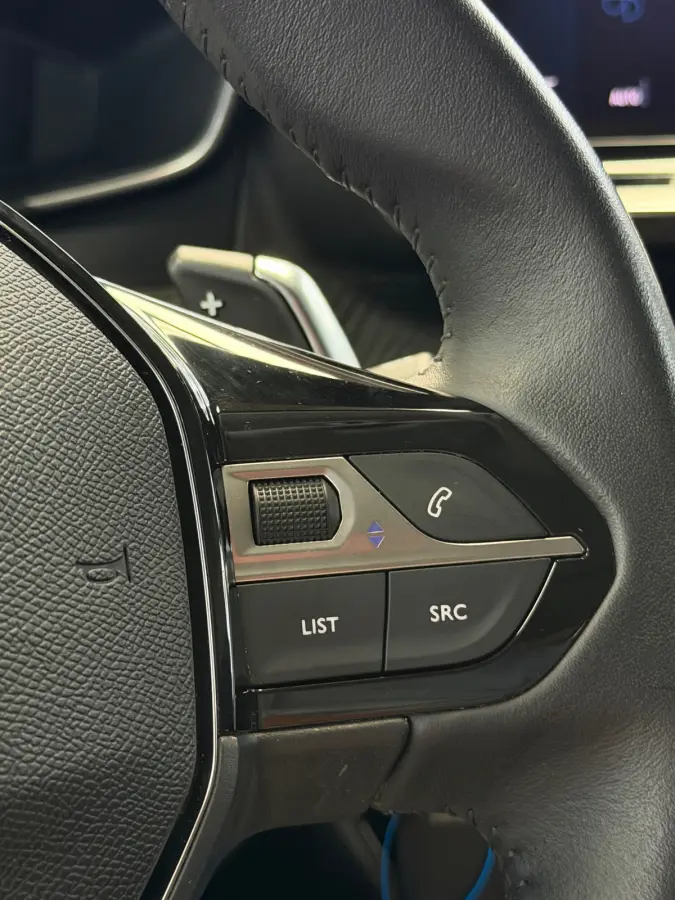 1.2 Hybrid 100 e-DCS6 Allure CarPlay Camera