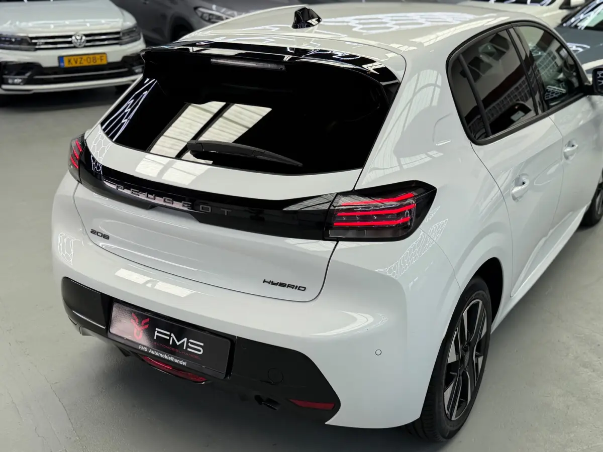 1.2 Hybrid 100 e-DCS6 Allure CarPlay Camera