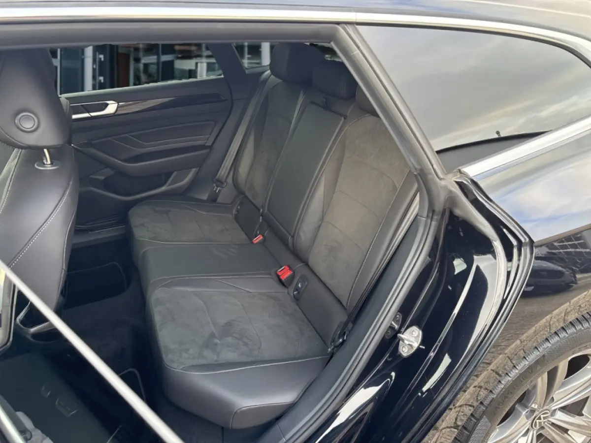1.4 TSI eHYBRID R-LINE BUSINESS+ CAMERA/ELEK-KLEP/ACC/STOELVERW/CARPLAY