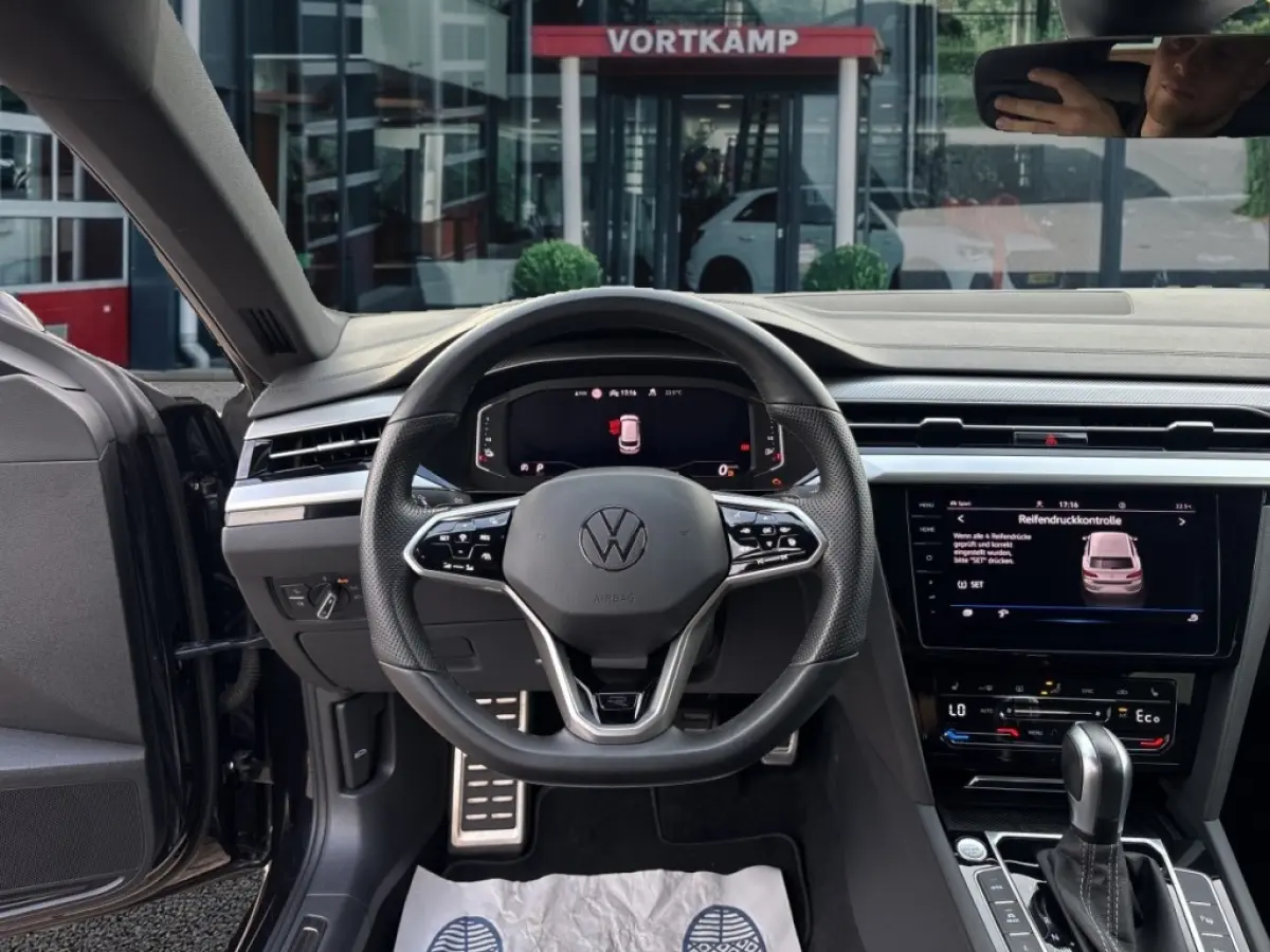 1.4 TSI eHYBRID R-LINE BUSINESS+ CAMERA/ELEK-KLEP/ACC/STOELVERW/CARPLAY