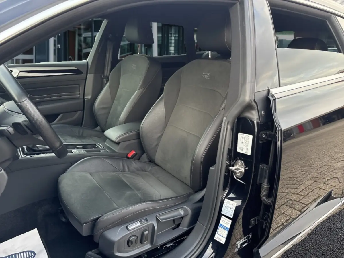 1.4 TSI eHYBRID R-LINE BUSINESS+ CAMERA/ELEK-KLEP/ACC/STOELVERW/CARPLAY