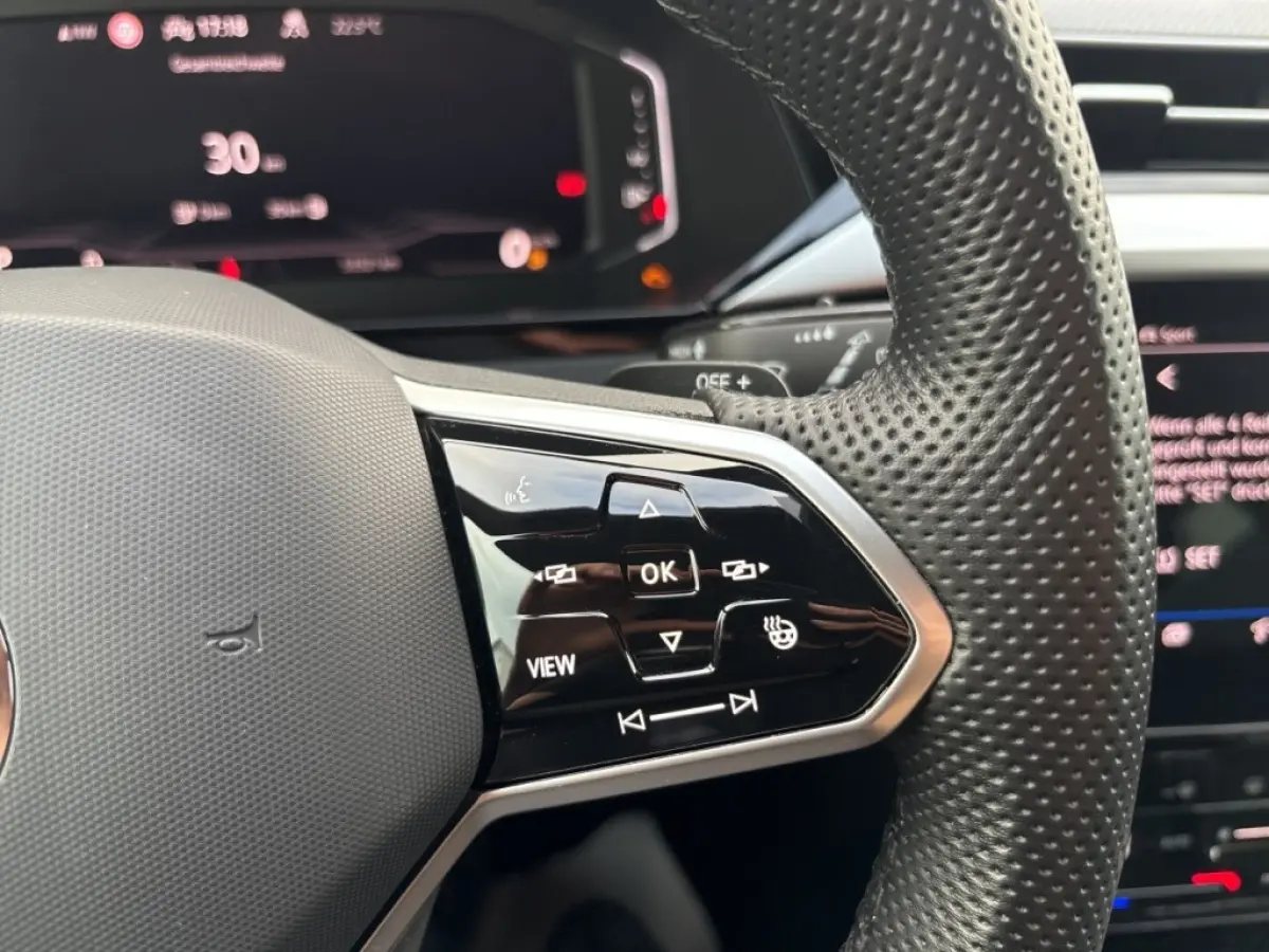 1.4 TSI eHYBRID R-LINE BUSINESS+ CAMERA/ELEK-KLEP/ACC/STOELVERW/CARPLAY