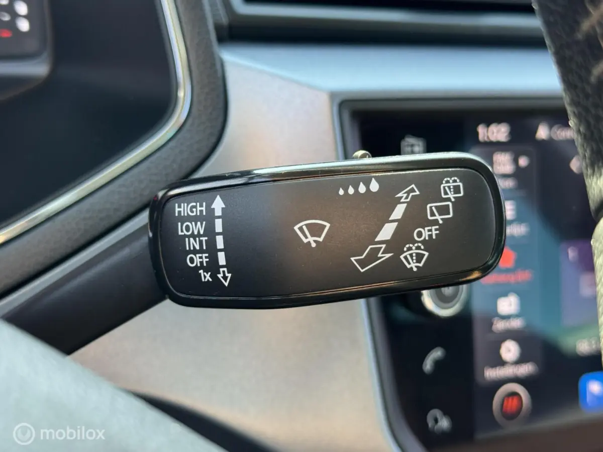 1.0 TSI Style Business Intense Plus