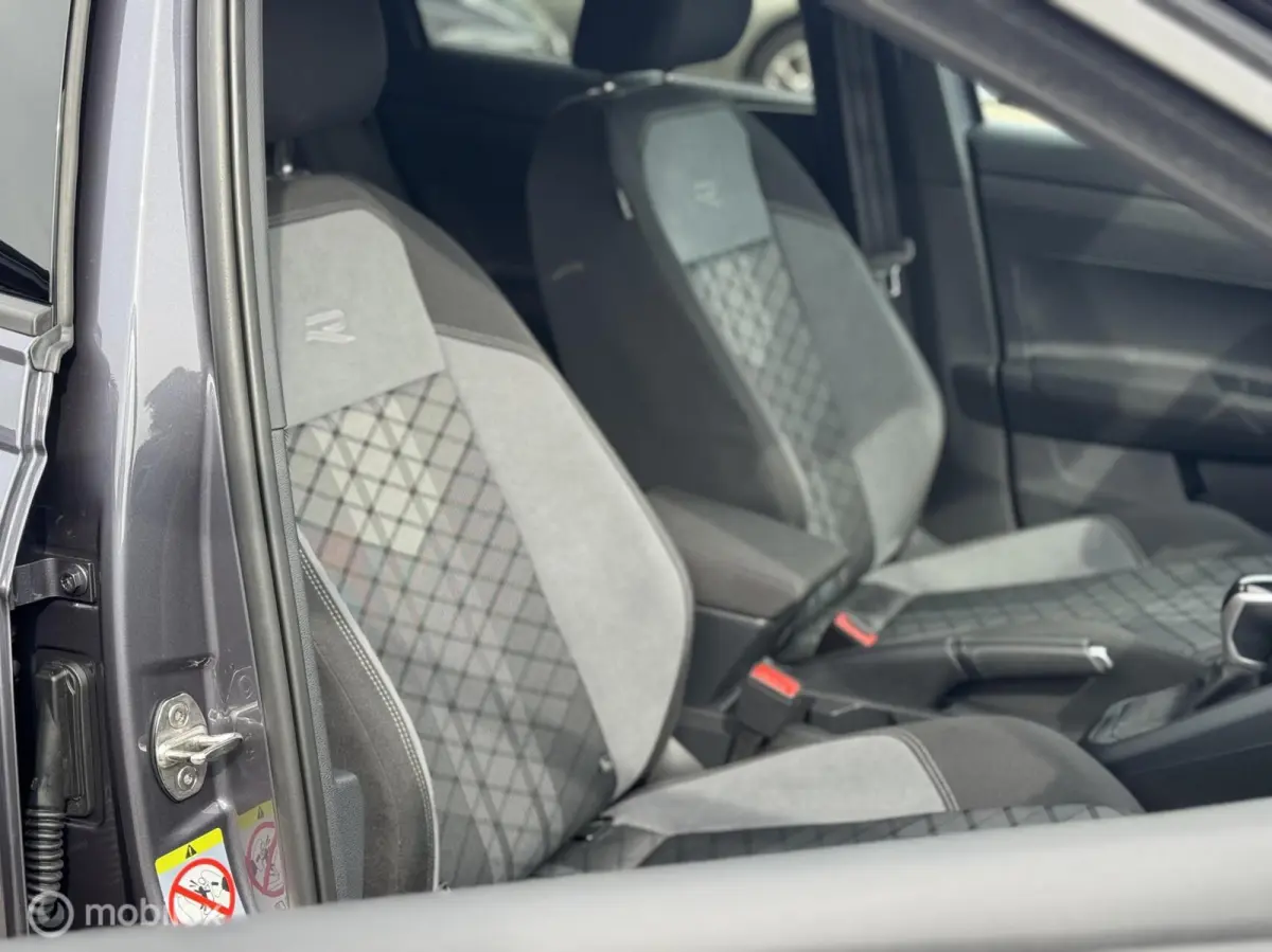 1.0 TSI R-Line Nieuw Stoelverwarming