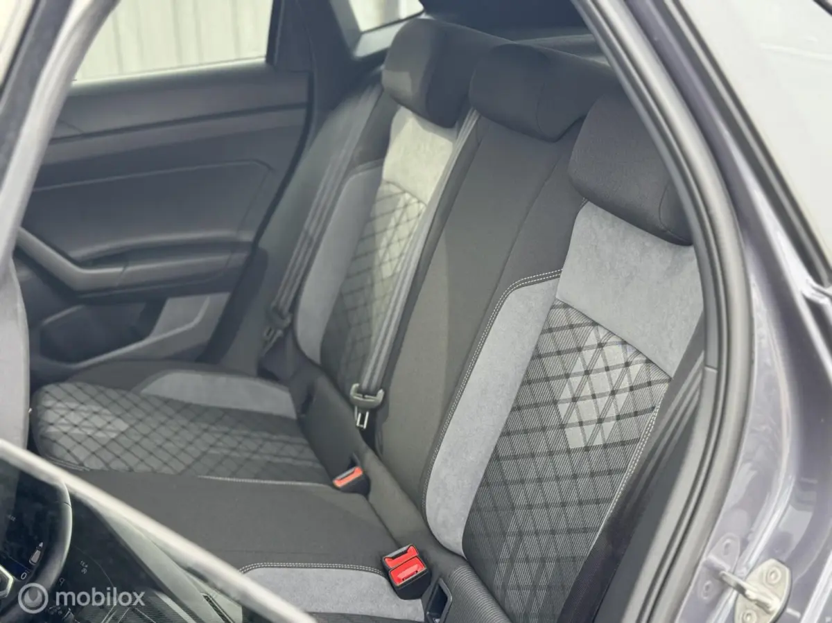 1.0 TSI R-Line Nieuw Stoelverwarming