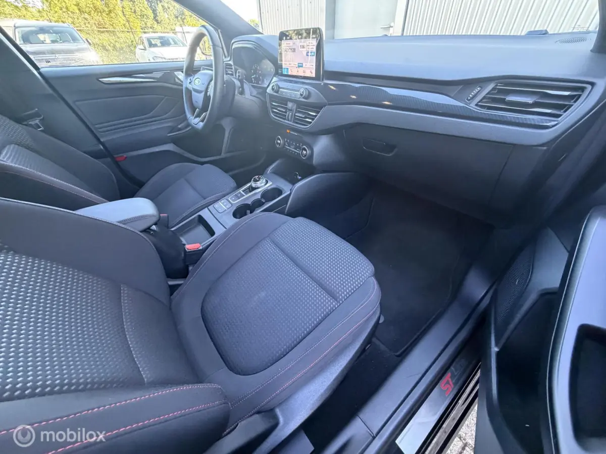 1.0 EcoBoost ST Line Automaat 2019 / Camera / Stoelverwarming / Carplay / 18inc / 2e eigenaar NAP