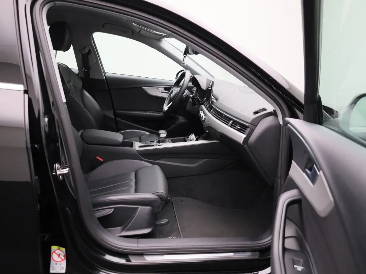 35 TFSI Business Edition | ACC | Achteruitrijcamera | Matrix LED | Lederen bekleding | Stoelverwarming | Virtual Cockpit |