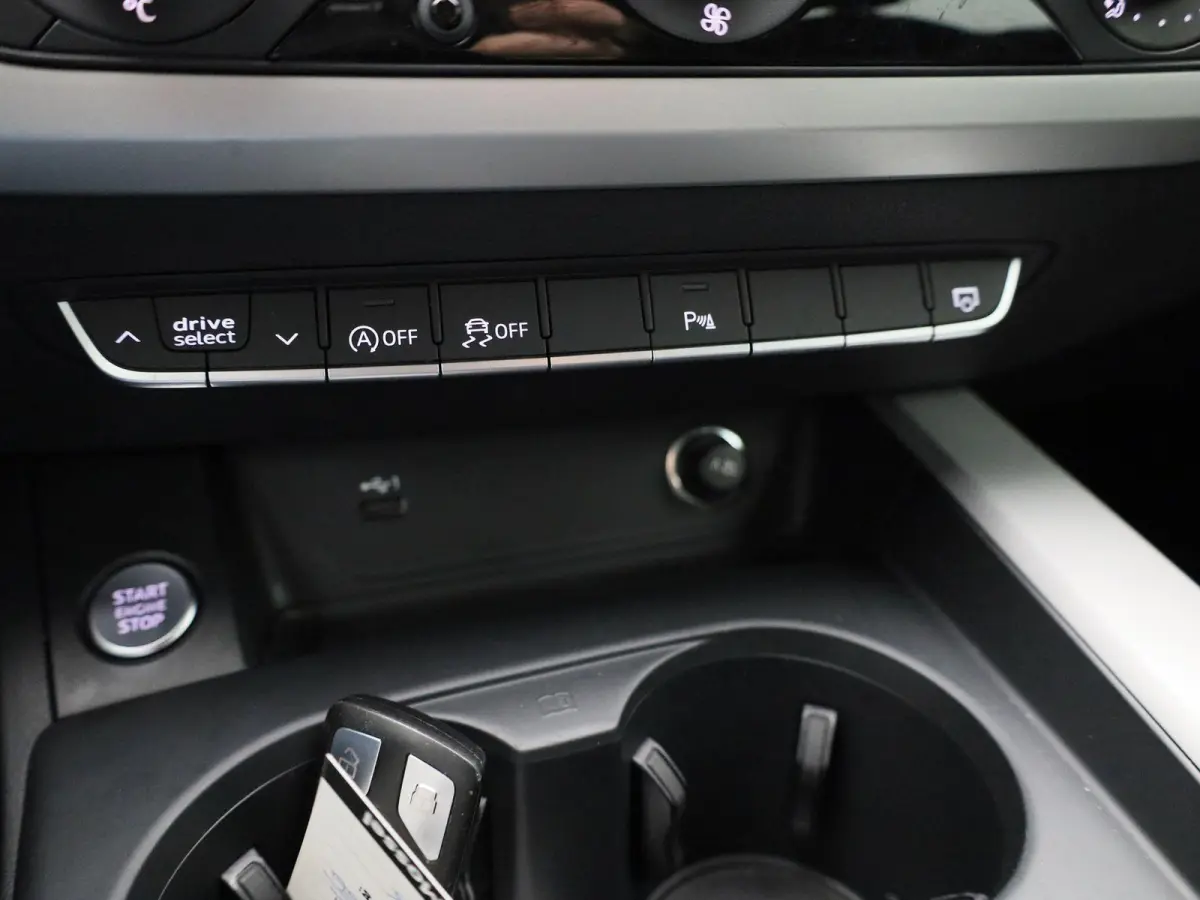 35 TFSI Business Edition | ACC | Achteruitrijcamera | Matrix LED | Lederen bekleding | Stoelverwarming | Virtual Cockpit |